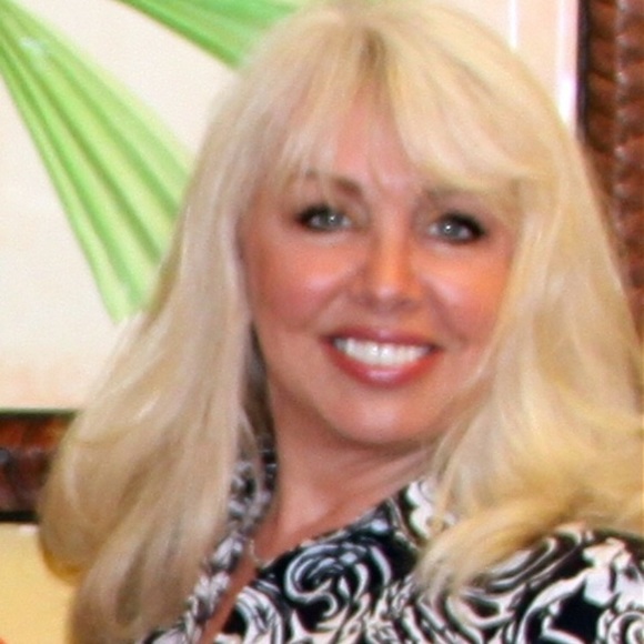 Meet your Posher, Randi - Picture 2 of 2